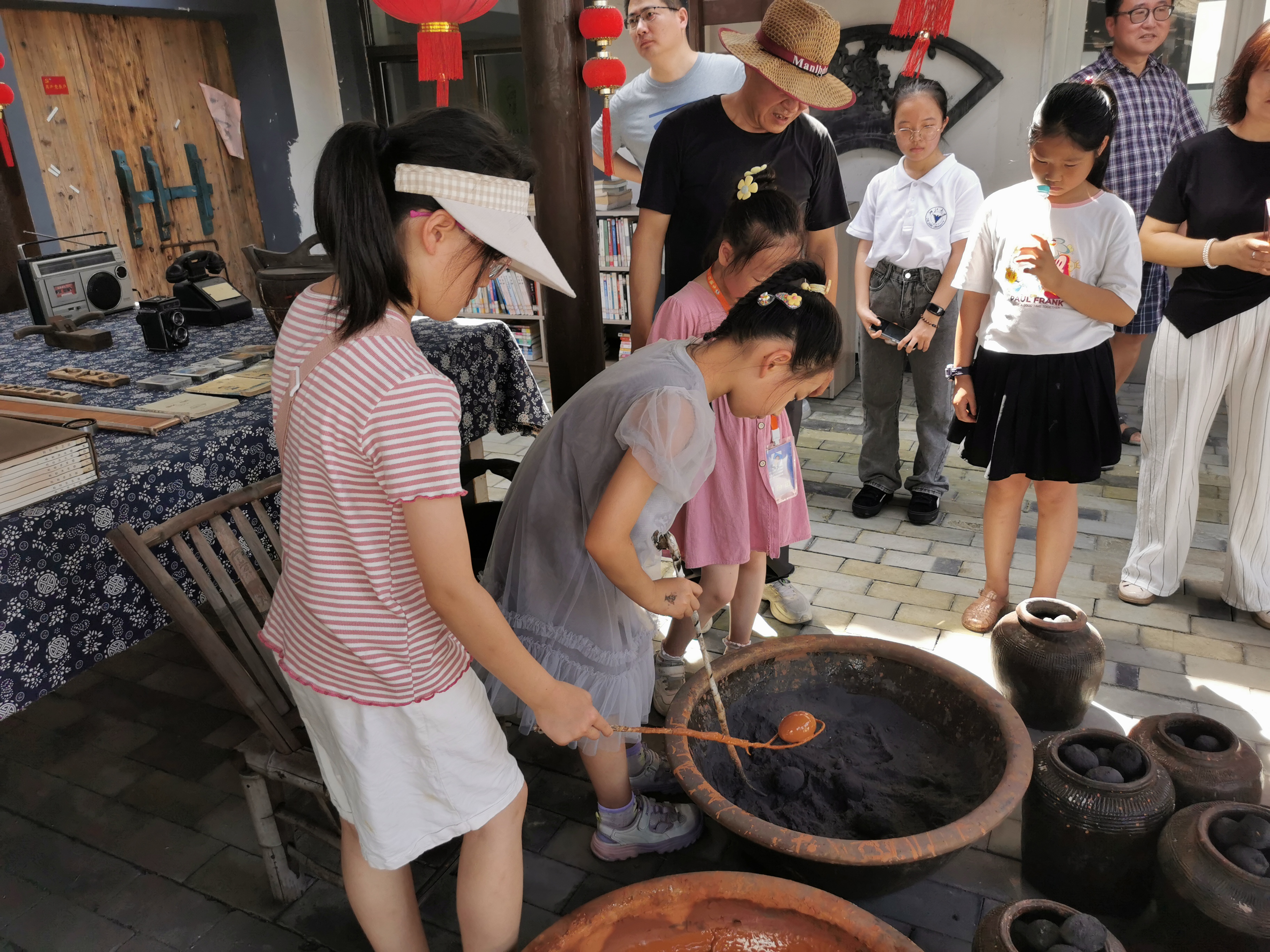 “老字号 • 中华行”了不起的国潮之细数百年老字号——牛通社小记者走进幸福的院子