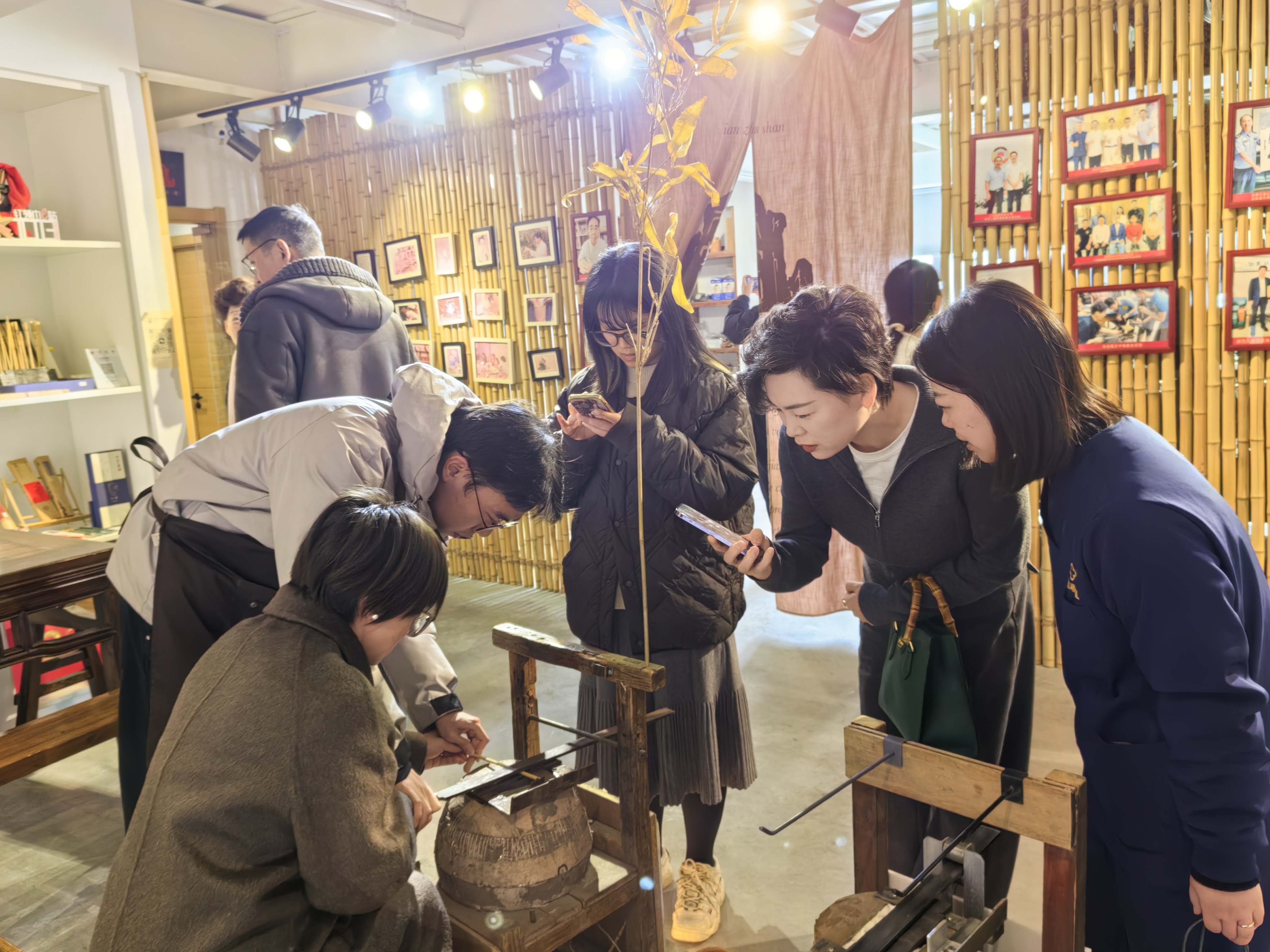 【交流赋能 携手发展】— 第四批杭州老字号赴杭州天竺筷厂观摩学习