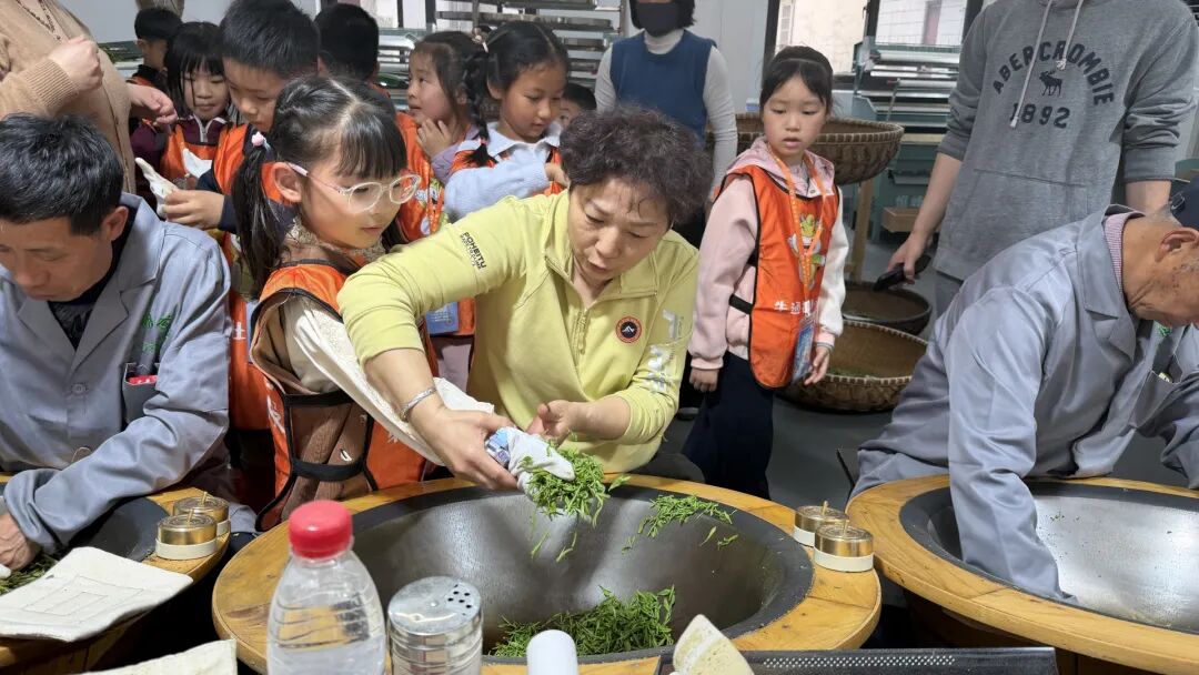 【与老字号同行 探“十五五”新程】第二期——牛通社小记者团走进杭州狮峰茶叶有限公司