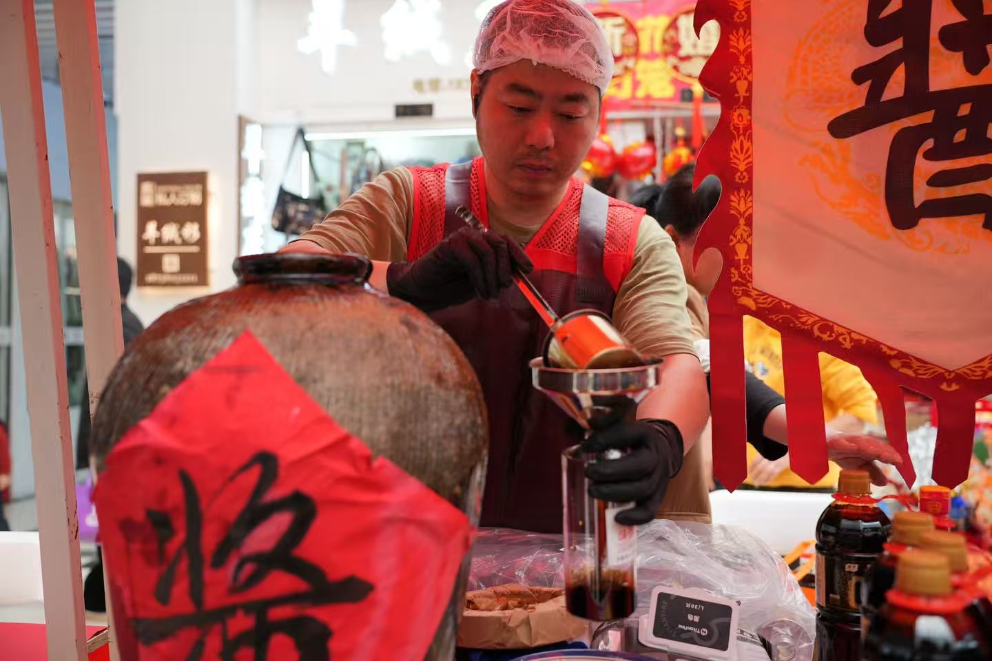 杭州人用热情“撑起”这场匠心与温情的盛宴，老字号走进钱江商城市集圆满收官！