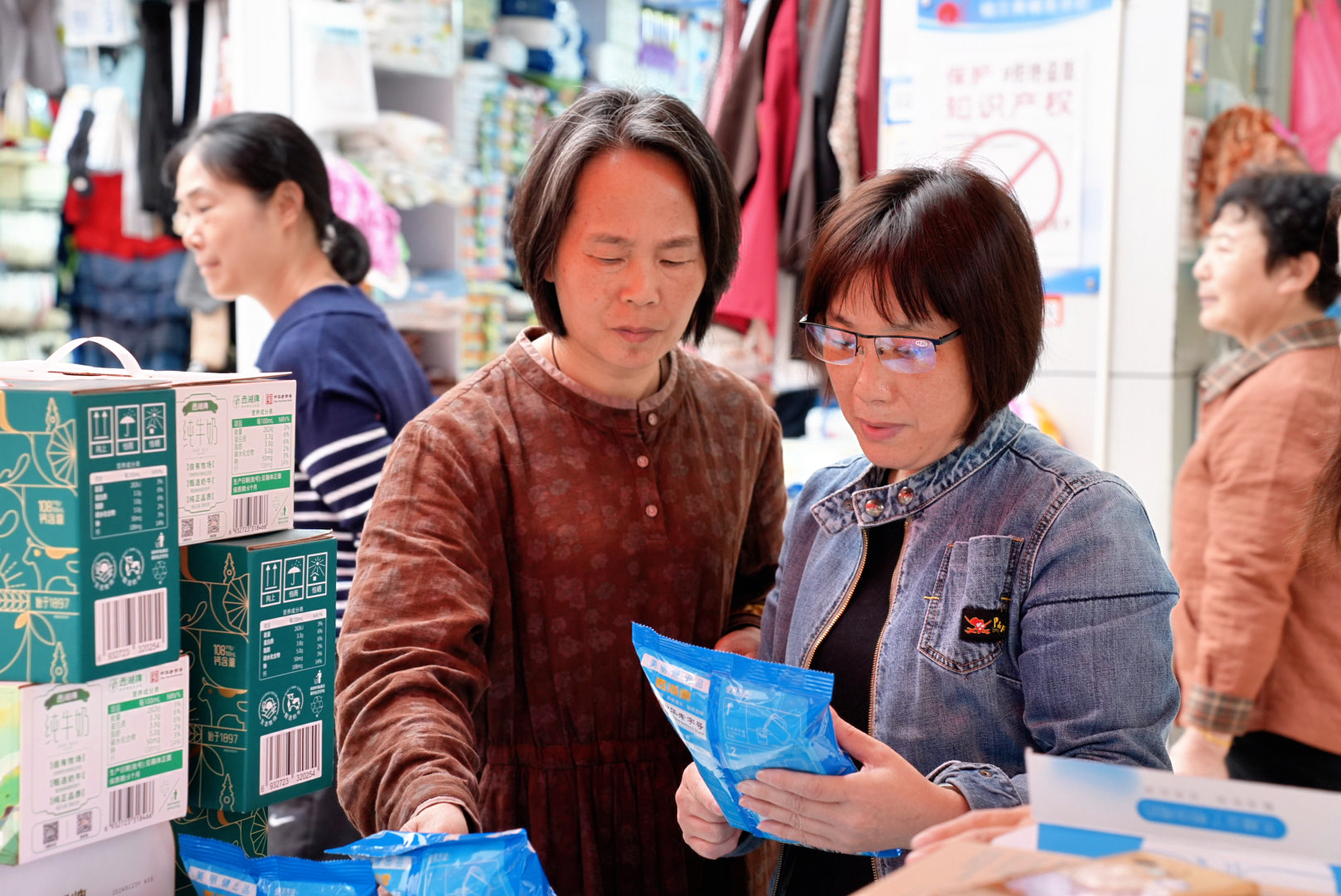 杭州人用热情“撑起”这场匠心与温情的盛宴，老字号走进钱江商城市集圆满收官！